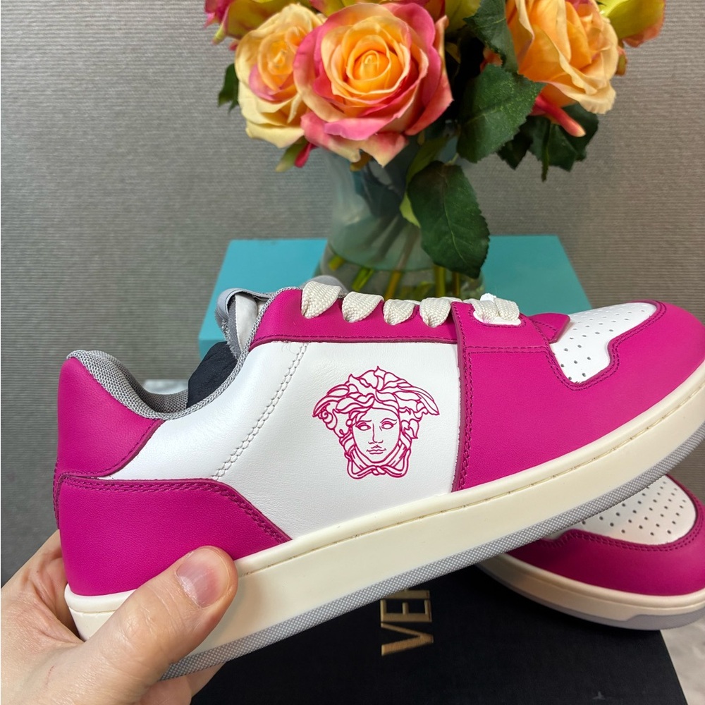 NWT Versace Women’s White & Pink Vitello Leather Sneakers - EU Size 39 = US 9 - Picture 3 of 14